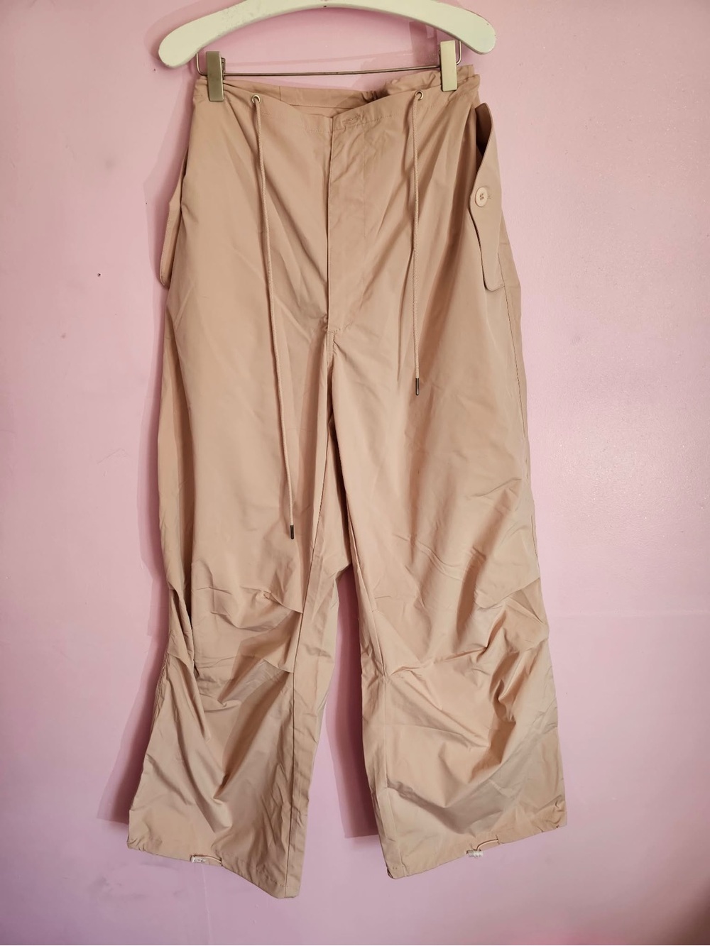 HALARA Cargo Pants in Light Beige - Relaxed Utility Style